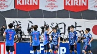 “稲妻ドリブラー”に“守田中”から長友佑都まで総勢10名がパラグアイ戦後のピッチを疾走！「豪華すぎる日本代表“居残りラン”メンバー」