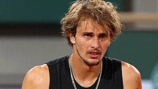  ズベレフ 大転倒、負傷で棄権 