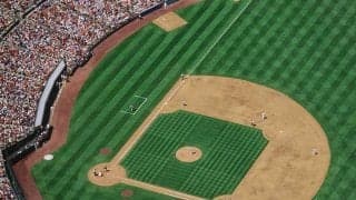 定位置でアワアワ、打球は彼方へ…大失態招いた“事件”が「最悪」「一体どうやった？」