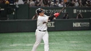 岡本和真がセ単独トップの17号　村上に並ばれた翌日の“奪還劇”、スタンドは大歓声