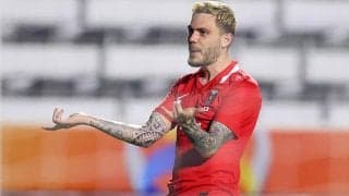 浦和のスウェーデン人MFモーベルグは新宿の“路地裏”に注目？ディープな“飲み屋街”に熱視線