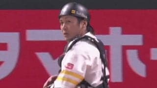 時空も歪む甲斐キャノンが「尋常じゃない」　“捕る前に投げる”超速握り替えが炸裂