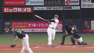 「なぜあの打ち方で」直立不動から一閃で5階席　理解不能の特大弾が「癖つよっ」