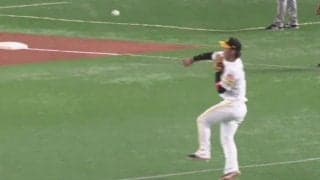 背中から鬼肩発動「今宮しか出来ない」　走者慌てた力技が「どーなってんの速すぎ」