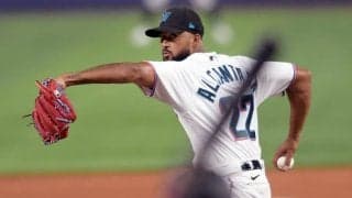 【MLB】“逆走”する変化球に「いったい何を見た？」　前代未聞、衝撃の一投が「マジック」