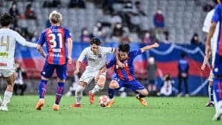 FC東京サポーターが天皇杯で戦った富士大学にスタンディングオベーション！「試合後の行動」に味スタで拍手喝采！