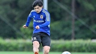 日本代表FPで唯一「未出場」の上田綺世が「居残りシュート練習」！見せたい「ガーナ戦で先発起用」と「“価値”を示す理不尽ゴール」