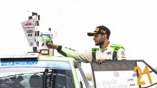 WRCサルディニアでWRC2部門優勝のニコライ・グリアジン、静寂の表彰式