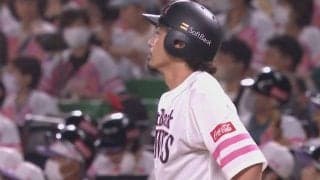鷹・松田宣浩がまさかの珍プレーでアウトに　立ち上がる際に手足がベースから離れる
