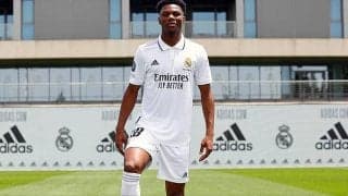 レアル・マドリーのチュアメニが初お披露目　「僕にとって最高の決断」