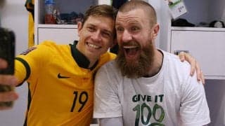 豪にW杯出場をもらたした“踊る”GKにもう1つの手柄？　相手のPKメモ投げ捨てでチームメイトをアシスト