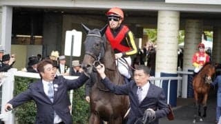 【プリンスオブウェールズS】C.デムーロ「前走と馬が違った」シャフリヤールは4着敗退