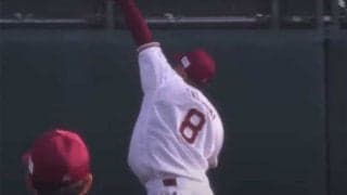 走者も慌てて回れ右…外野“最深部”での美技＆鬼肩コンボが「本当にキレッキレ」