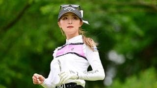 女子ゴルフ臼井麗香、賞金女王とお洒落な“前夜祭ショット”に反響「スタイルいい」