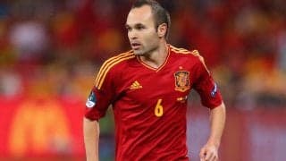 「その瞬間に戻ったみたい！」イニエスタが投稿したスペイン代表思い出の一枚は、ユーロ2012決勝戦！