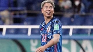 全身アディダスでアディダスショップへ！浅野拓磨の“私服姿”に日本代表が続々反応「What a model」「Mood」