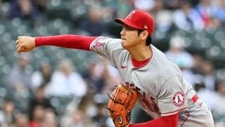 大谷翔平、審判とのフレンドリーな右手チェックに反響「お友達感覚で接する大谷さん」