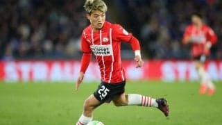 サッカーとアートの融合…堂安所属のPSVが新アウェイユニ発表！美術館にプロジェクションマッピングで投影