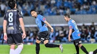 川崎FW小林悠の「鮮烈バイシクル弾」!「札幌キラー」が4戦ぶり勝利へと導いた「衝撃の一撃」