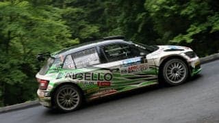 全日本モントレー：波乱の展開となった初日、コバライネンがパンクを乗り越えリード