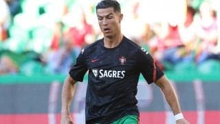 「ボディビルダーみたい」C・ロナウドの“メロン肩”と見事な“6パック”にファン驚愕！「こうなりたい」「レベチ」