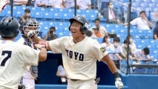[硬式野球] 勝負を決定づけた！ 石上泰が満塁で神宮の空に初アーチ　