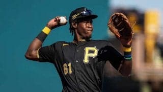 遊撃手が衝撃156キロを計測　しかも一塁送球で米ファン仰天「狂ってる」「何だこれ」