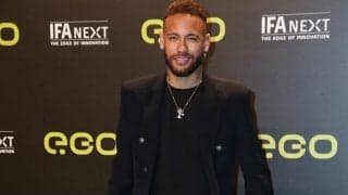 「ただの恐怖だった」緊急着陸を経験したネイマールが心境、プライベートジェットには彼女や妹も同乗