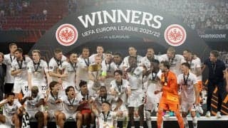 来季CL出場のフランクフルト、ホームユニは\"オールホワイト\"！　長谷部もモデルを務める