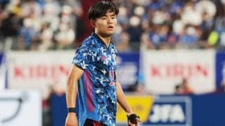 久保建英がJリーグ歴代最多得点の佐藤寿人とトレーニング！「シュート練習かな？」