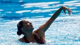 世界水泳で米女子選手が失神　プール底から救出したコーチに称賛「なんという関係性」