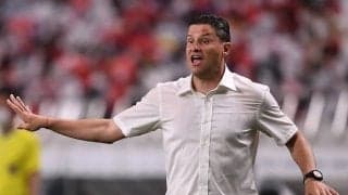 【浦和】ロドリゲス監督が天皇杯敗戦後の「バス囲み」に言及…順位浮上に向けて示した「J1で2位のデータ」と課題【レッズ逆襲への道】(1)