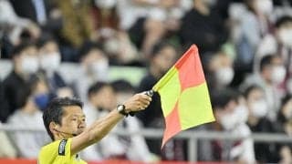 サッカーの新技術「半自動オフサイド・システム」とは何か(1)人間業とは思えない「オフサイド判定」とトレーニング