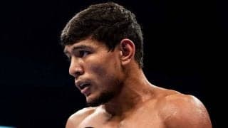 2冠王者アフマダリエフが残忍12回TKOでV3　未来の“井上尚弥のライバル候補”が貫録