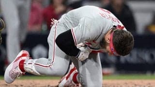 【MLB】156キロが顔付近を襲った“恐怖の瞬間”　崩れ落ちる昨季MVPにファン「つらすぎる」