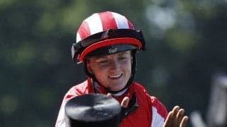欧州最強長距離馬が超重ハンデ67kgで差し切り　鞍上の女性騎手も仰天「アンリアルです」