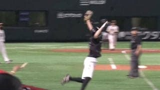 強烈打球に“横っ飛び”　ボールボーイの反射神経にファン驚愕「選手よりうまい」