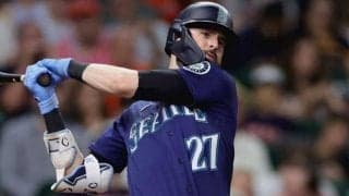 【MLB】レッズファンの少女に2年連続の悲劇…　お目当ての選手が即刻退場も“神対応”に笑顔