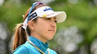 ゴルフ宮里美香、花嫁ドレスのままドライバーをスイング　ファン注目「お茶目だわー」