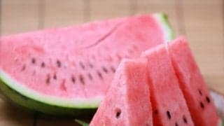 超巨大な「鳥取すいか」が届いたので、スイカの栄養を調べてみた【熱中症対策や水分補給に】