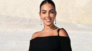 ジョルジーナさんに意外な趣味？プライベートジェットに持ち込んだのは“プレステ” 