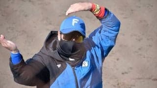 ビッグボスに異変！？猛暑でのネックウォーマーに腰痛・・・チームは「良薬」をもたらすことができるか