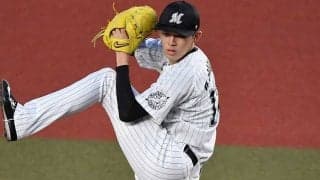 佐々木朗希は4回でアクシデント降板　10K無失点もユニホームに血、指を気にする姿も