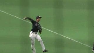 振り向きざまの“超爆肩”は「マジでメジャー」　伸びる大遠投に驚愕「エグすぎる」