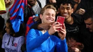 ユナイテッド移籍噂のデ・ヨングが恋人にプロポーズ！ 自然溢れる場所でヒザをつく