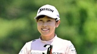 灼熱女子ゴルフで生まれた“豪快”暑さ対策に笑撃「やること可愛すぎだってば！」