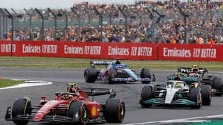 F1走行コースに“座り込み抗議”　危険すぎる乱入者に海外非難「とんでもなく酷い」