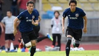 「サッカーへの情熱半端ないね！」欧州で戦い続ける長谷部と岡崎が“私服で2ショット”「刺激もらいました！」