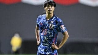 三笘薫「結婚指輪してるーー！！」「キタァァアアア」ブライトンのユニフォーム姿にファン歓喜！ プレミア挑戦を前に「プレーする準備はできている」