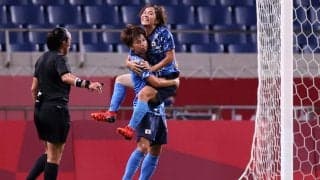 「笑顔が最高」岩渕真奈が後輩FWと宮古島に！「お久しぶりのまなみなをどーぞ」